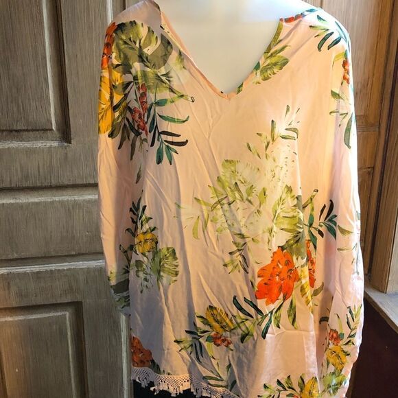 New York & Company Tops - Women’s New York & Co Shaw  